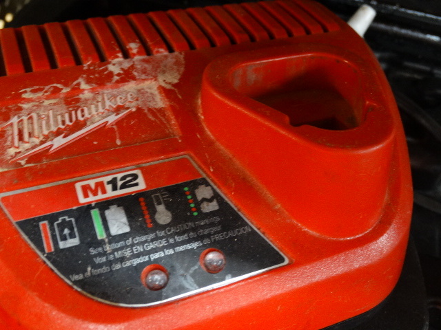 lot 1451 image: Craftsman plastic case & Milwaukee battery charger