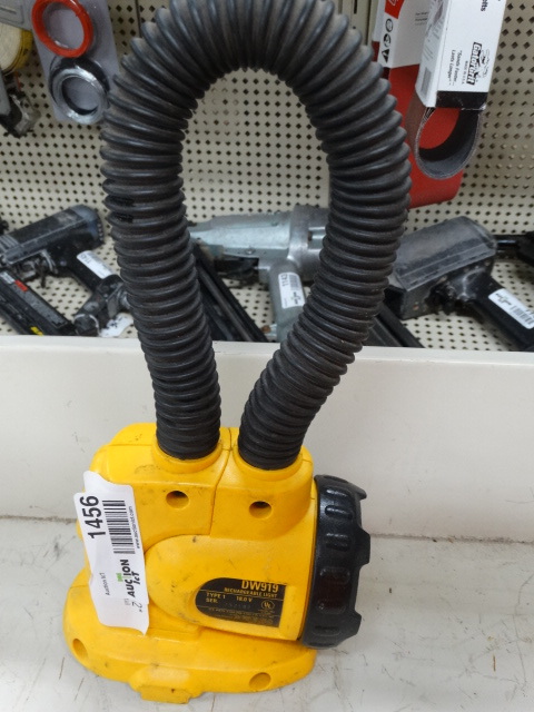 lot 1456 image: Dewalt 18 volt flashlight- Tool only