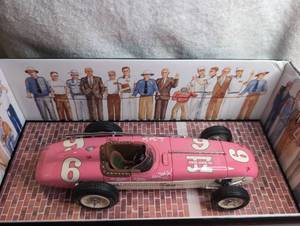 lot 2001 image: Carousel 1 Kurtis Kraft Roadster 1955 Indianapolis 500 Winner #6 118 Scale