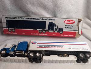 lot 2027 image: Peterbilt 379 Conventional Semi Bank 164th Scale Limited Edition