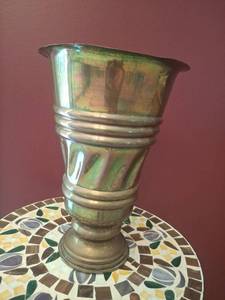 lot 1063 image: Brass Urn Vase with Pedestal Base