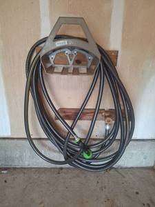 lot 1000 image: Hose Hanger Wall Mount with Hose