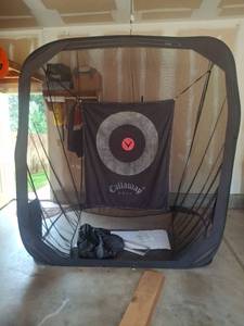 lot 1005 image: Callaway Golf Hitting Net Indoor Practice System with Target