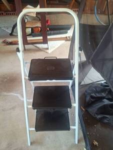 lot 1006 image: Step Ladder with Handle White Frame Black Treads