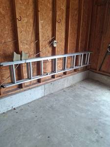 lot 1019 image: Keller Model 3116 16 ft Aluminum Extension Ladder