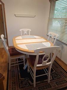 lot 1022 image: Dining Table Set 5-Piece - Round  Oval Table with Pedestal Base and 4 Chairs