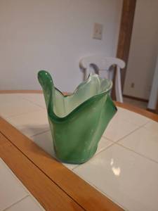 lot 1042 image: Kreiss Corp Green Glass Vase