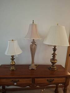 lot 1048 image: 3 Table Lamps