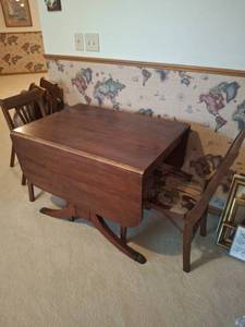 lot 1053 image: Drop Leaf Dining Table with 4 Chairs - In Basement