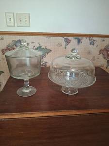 lot 1057 image: Glass Cake Plate with Dome Cover and Pedestal Bowl with Lid