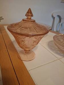 lot 1068 image: (3) Glassware Lot - Pink Depression Glass