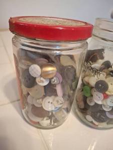 lot 1077 image: Lot of 2 Jars of Assorted Buttons