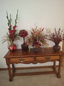 lot 1078 image: Faux Floral Arrangement - Red  Burgundy