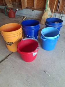 lot 1113 image: 5-Piece Plastic Bucket Lot