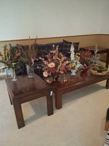 lot 1132 image: Floral arrangements