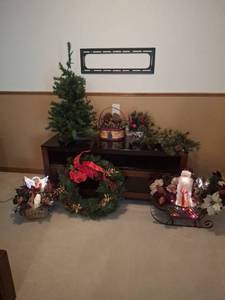 lot 1134 image: Holiday Decor Lot - Christmas Wreath, Tree, Garland, Santa Sleigh Decorations