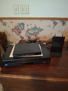 lot 1141 image: Sony 4K UHD Upscale Blu-ray Player and JVC DVD Receiver