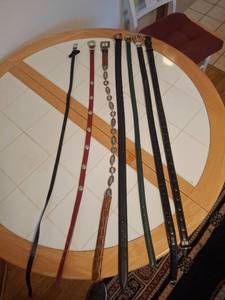 lot 1147 image: Lot of Belts - 2 Dooney and Bourke