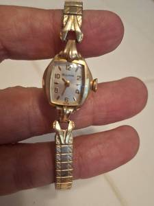 lot 1150 image: Bulova Womens Wristwatch Marked 10k rgp