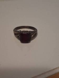 lot 1151 image: Sterling Silver Ring with Dark Stone Center