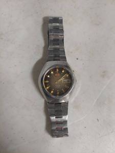 lot 2014 image: Orient Crystal 21 Jewels Day-Date Automatic Watch