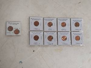 lot 2081 image: 2 Cards of Brilliant Uncirculated Lincoln Cent - Wheat & Old Lincoln Pennies