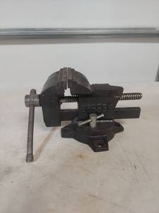 lot 1153 image: Bessey Swivel Bench Vise