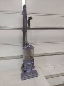 lot 1178 image: Shark Navigator Lift-Away Upright Vacuum Cleaner