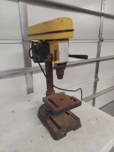 lot 1196 image: Bench Top Drill Press - Needs A Switch