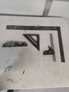 lot 1288 image: Layout Tool Set - 4-Piece Squares and Level