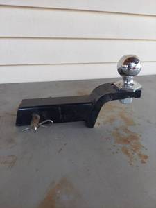 lot 2000 image: Slip-in Hitch - 2 Ball