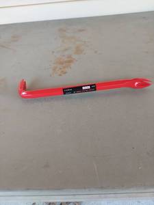 lot 2058 image: 11 Double End Nail Puller