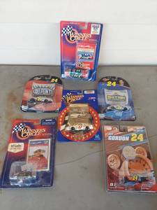 lot 2060 image: Winners Circle Jeff Gordon No. 24 Die-Cast NASCAR Collectibles