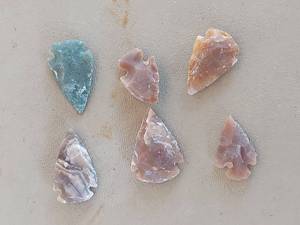 lot 2068 image: Lot of 6 Stone Arrowheads
