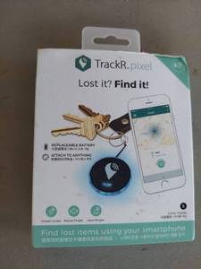 lot 2090 image: TrackR Bluetooth Item Tracker 5-Pack