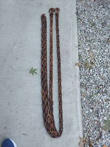 lot 2114 image: Chain with 2 Hooks - Approx 16 ft