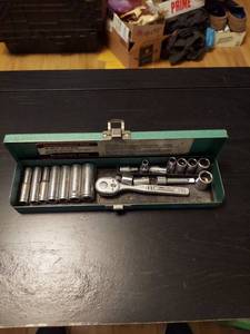 lot 2143 image: 14 Drive Socket Set
