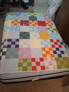 lot 1023 image: Patchwork Quilt Multicolor Squares