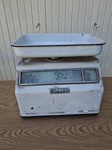 lot 1030 image: Dayton Hobart Butcher Meat Scale