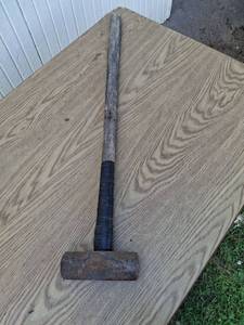 lot 1046 image: Sledgehammer