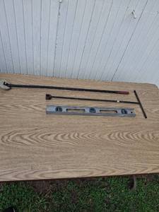 lot 1053 image: Level, Magnet and Water Key