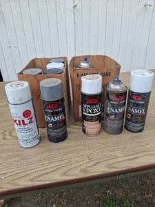 lot 1054 image: Lot of Spray Paint