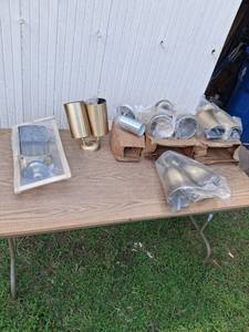 lot 1064 image: Lot of Wall Sconce Light Fixtures