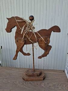 lot 1066 image: Wooden Carousal Horse Figure