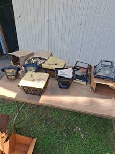 lot 1069 image: Outdoor Wall Lantern Fixtures