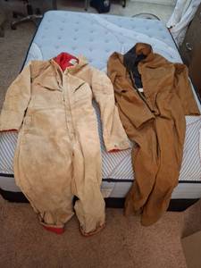 lot 1077 image: (2) Coveralls - 1 Insulated Large Tall