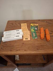 lot 1111 image: Roofing Knives with Blades and Utility Blades Lot
