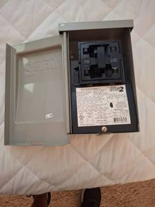 lot 1118 image: Weg AC Disconnect Switch 60 Amp 240 Volt