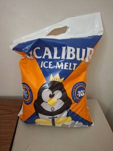 lot 1127 image: Calibur Ice Melt 20 lbs