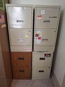 lot 1128 image: Lot of 4 File Cabinets 2-Drawer Office Storage